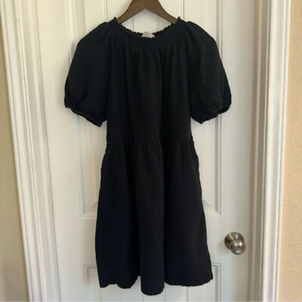 Universal Thread Smocked Gauze Shift Dress Puff Sleeves in black